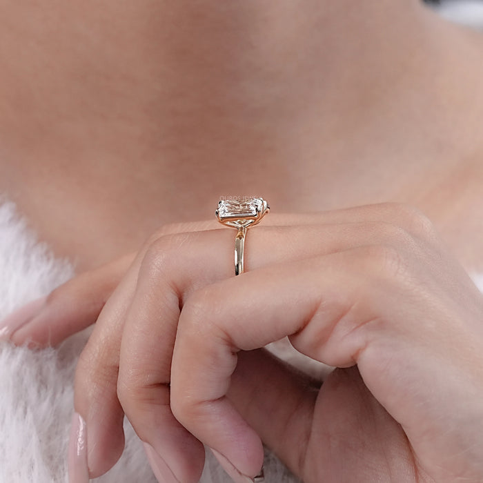 Emerald And Champagne Oval Diamond Toi et Moi Ring