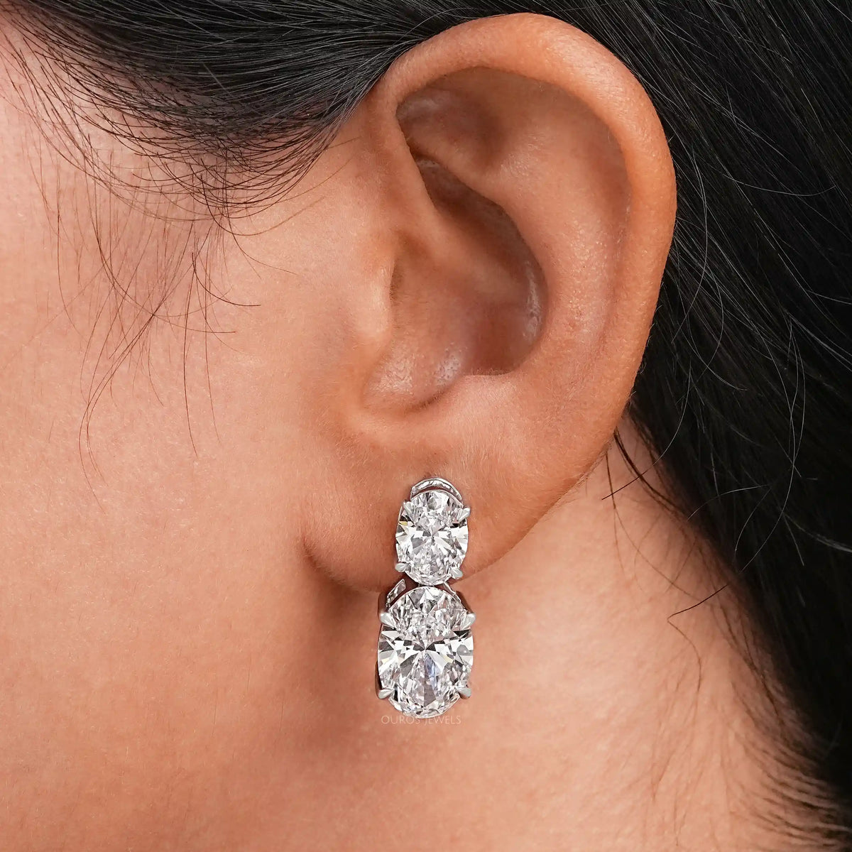 Margot Robbie Annual Oval Lab Diamond Earrings Earrings