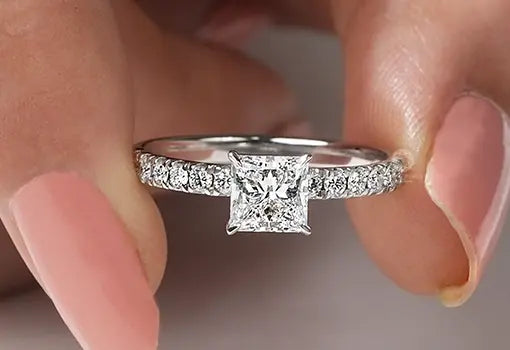 [Princess cut diamond engagement ring for a wedding proposal to commit a love and emotions towards fiancée.]-[ouros jewels]