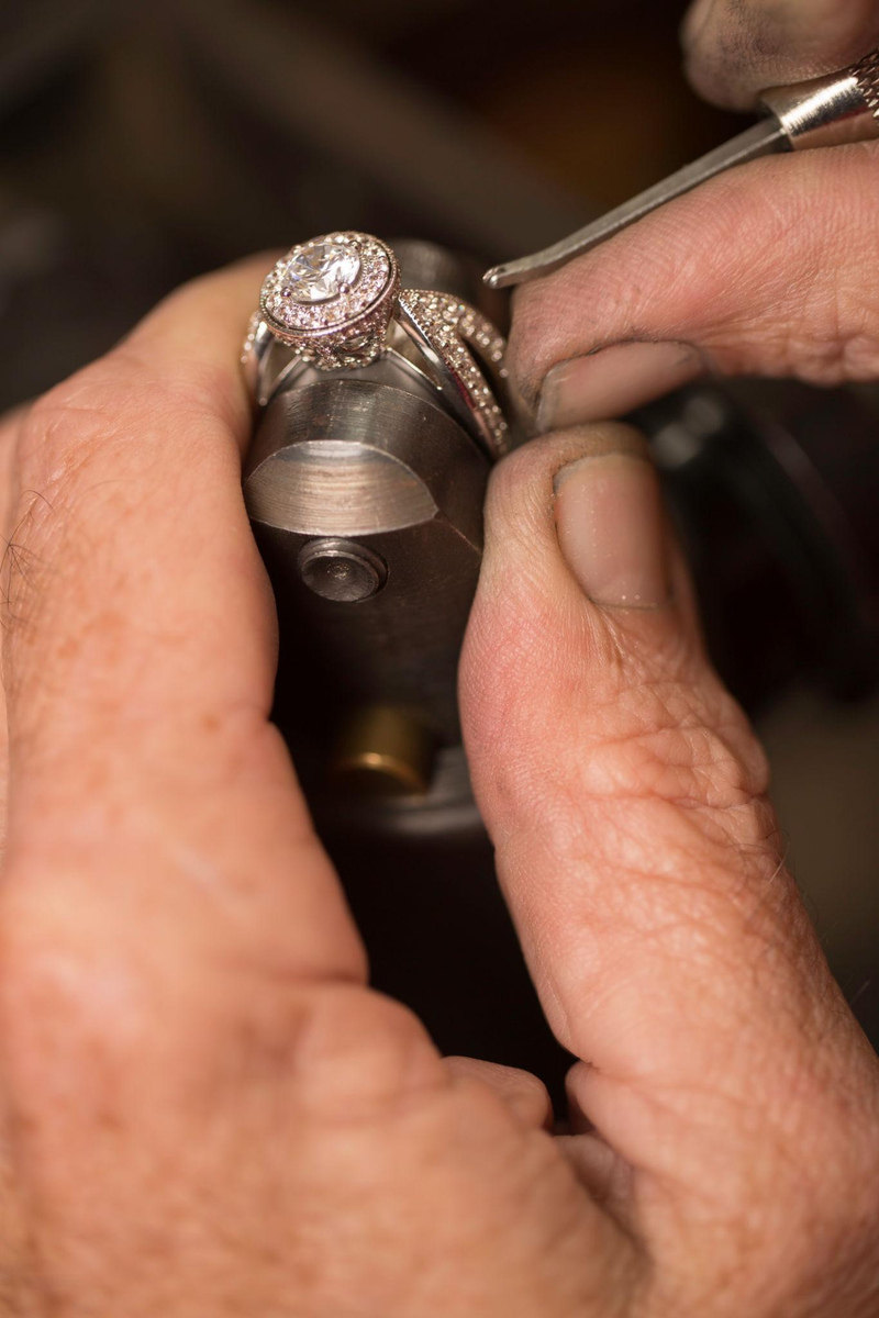 DESIGN YOUR CUSTOM JEWELRY