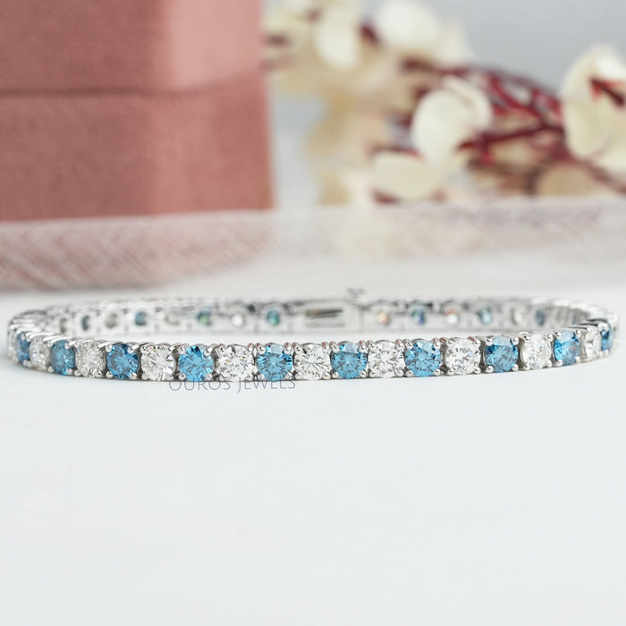 Alternative Round Cut Diamond Bracelet