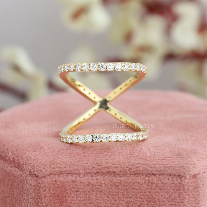 Criss Cross Style Round Cut Diamond Ring 