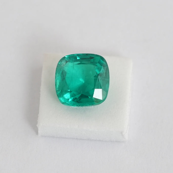 Cushion Shape Colombian Emerald Gemstone
