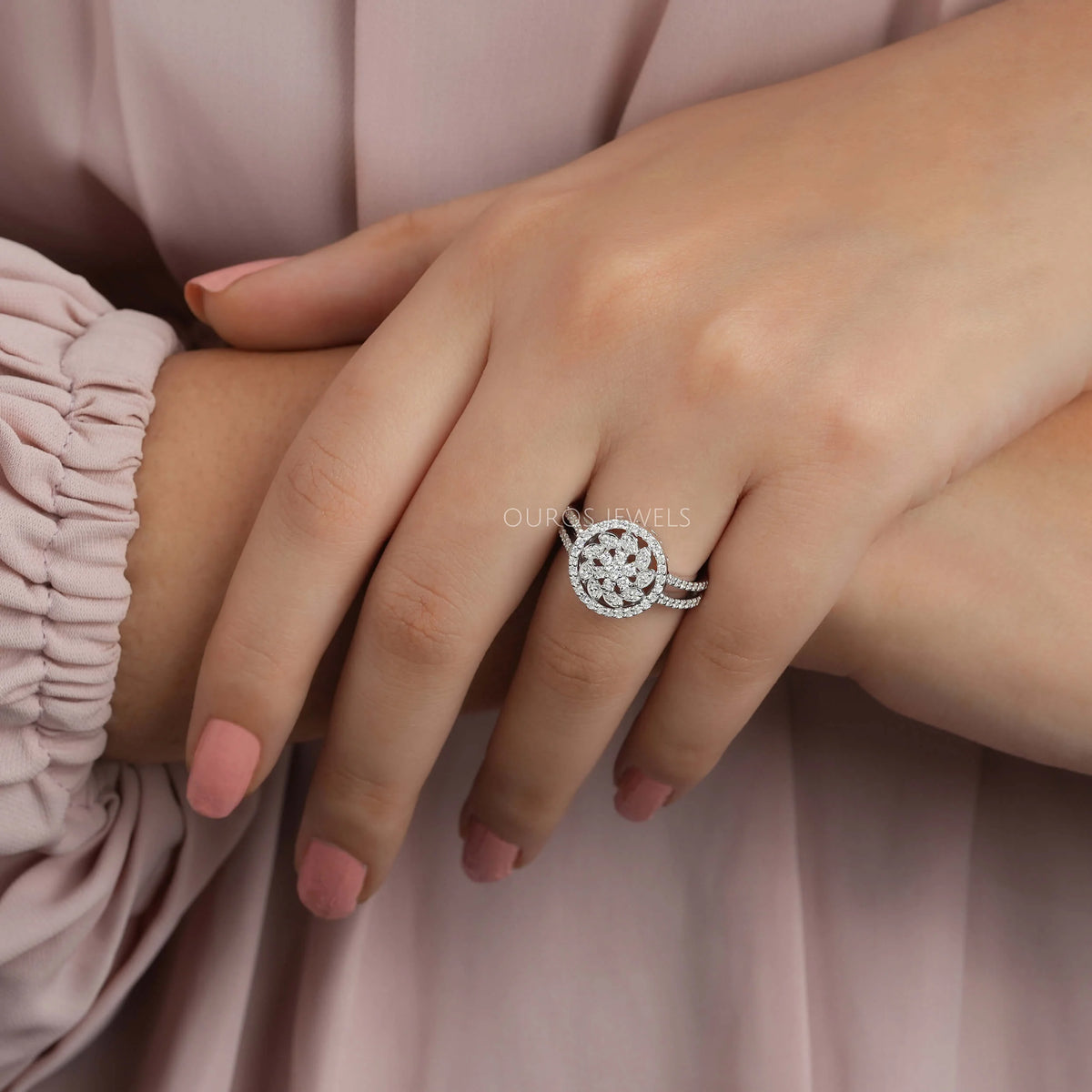 Cluster Round Cut Diamond Halo Engagement Ring