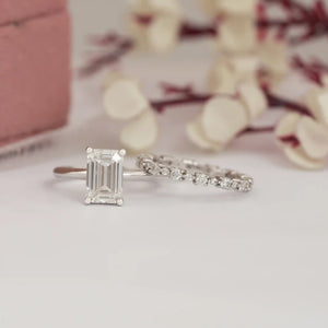 2 carat emerald cut diamond ring 