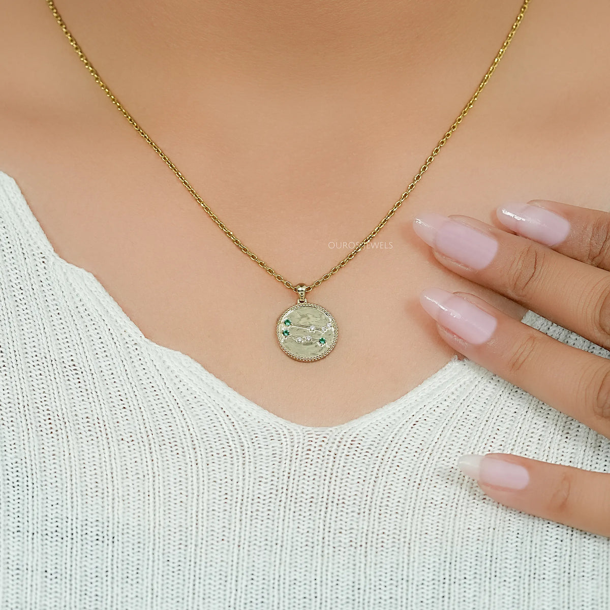 Gemini Zodiac Sign Emerald Gemstone Pendant