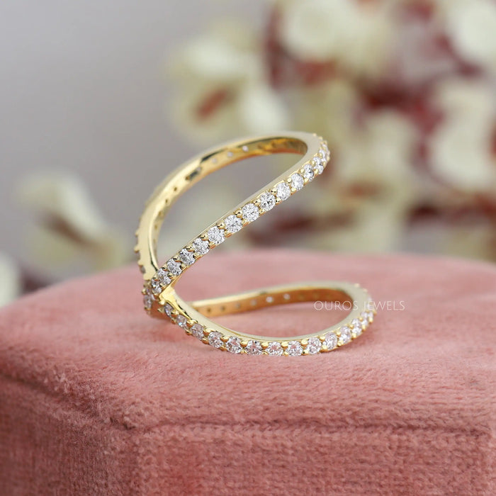 Criss Cross Style Round Cut Diamond Ring 