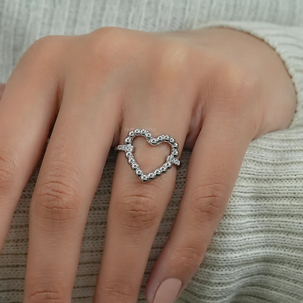 Open Heart Shape Round Diamond Bubble Ring Ring
