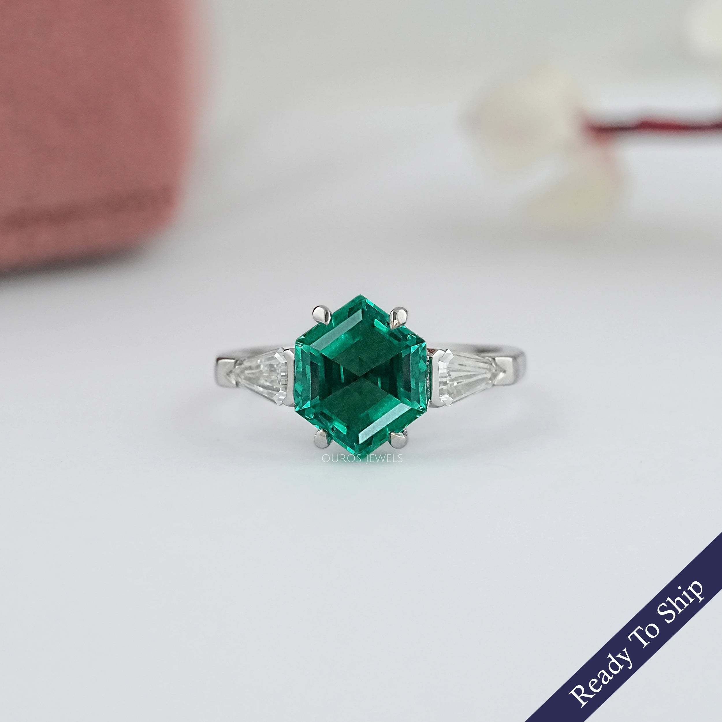 Hexagon Cut Emerald Gemstone Ring 