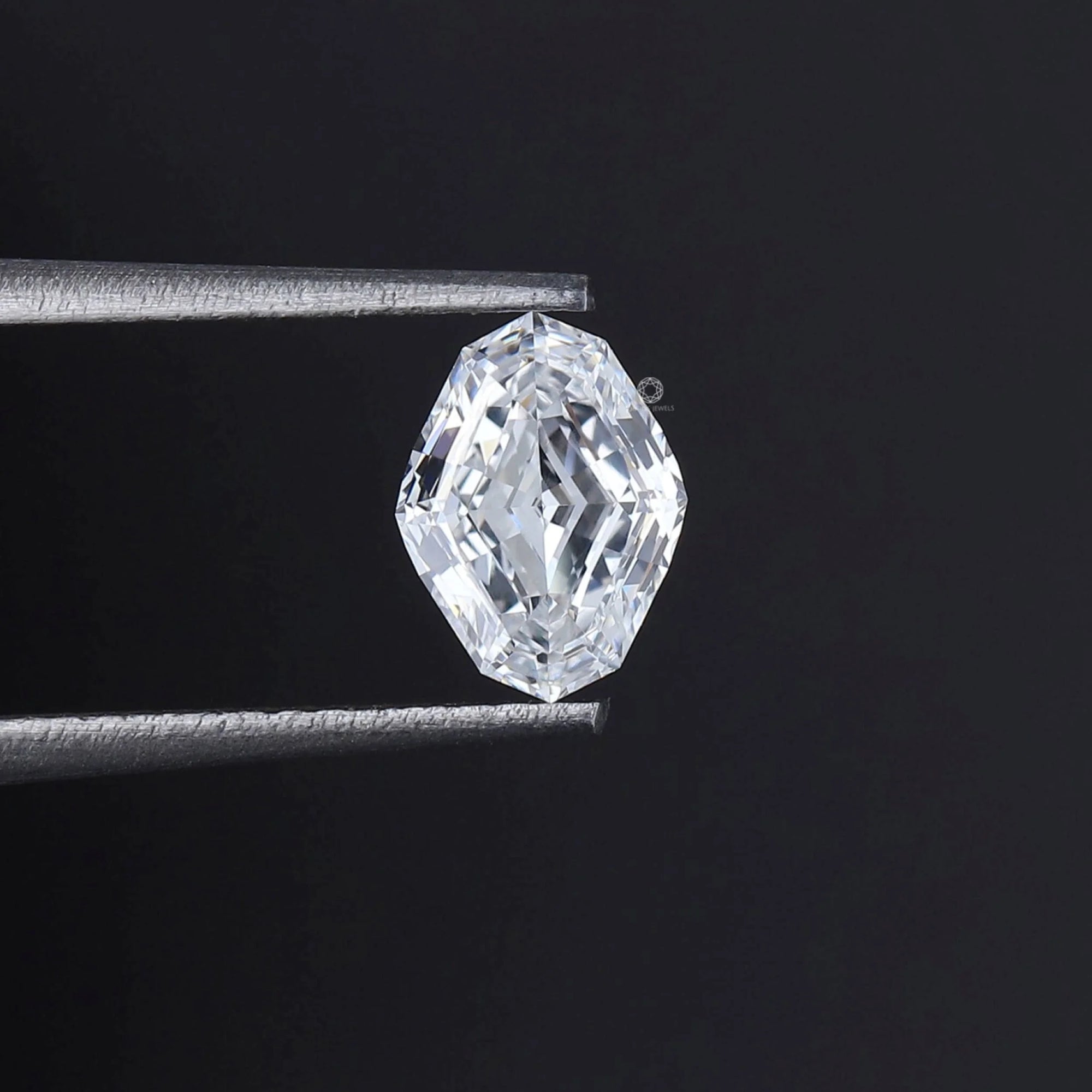 Modified Lozenge Step Cut Loose Diamond