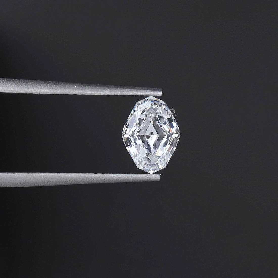 Modified Lozenge Step Cut Loose Diamond
