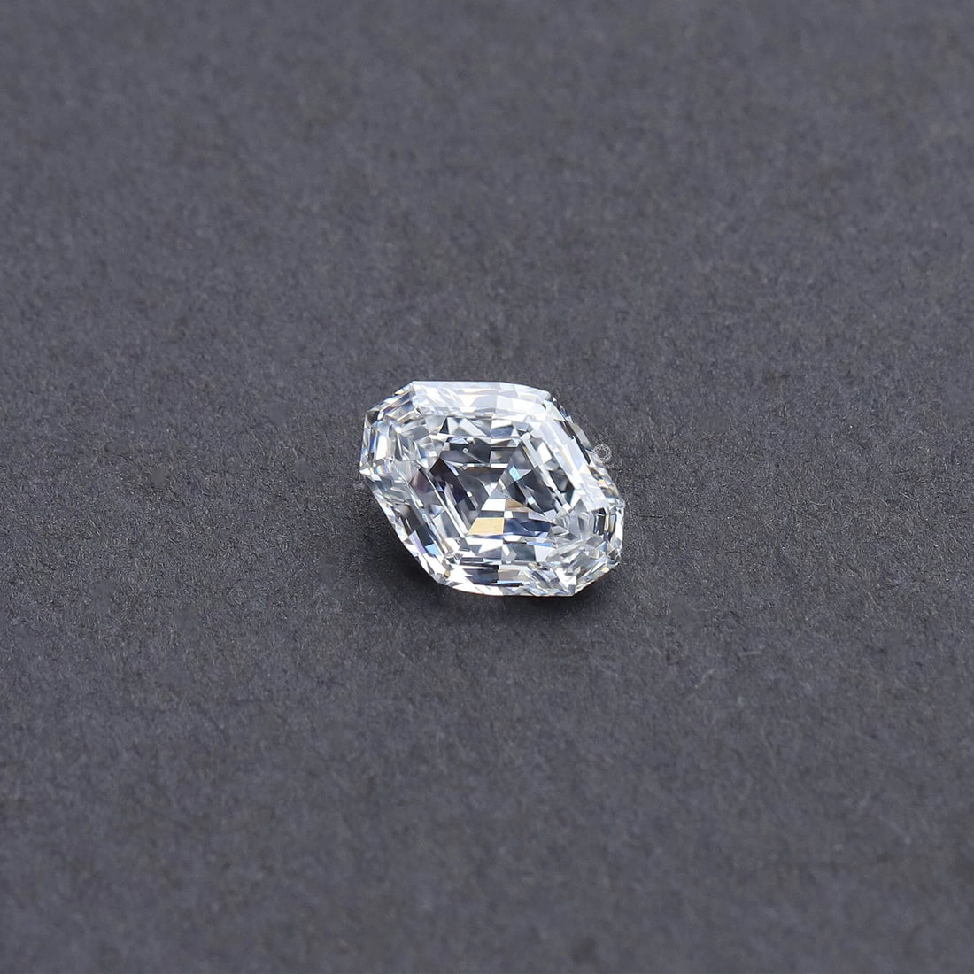 Modified Lozenge Step Cut Loose Diamond