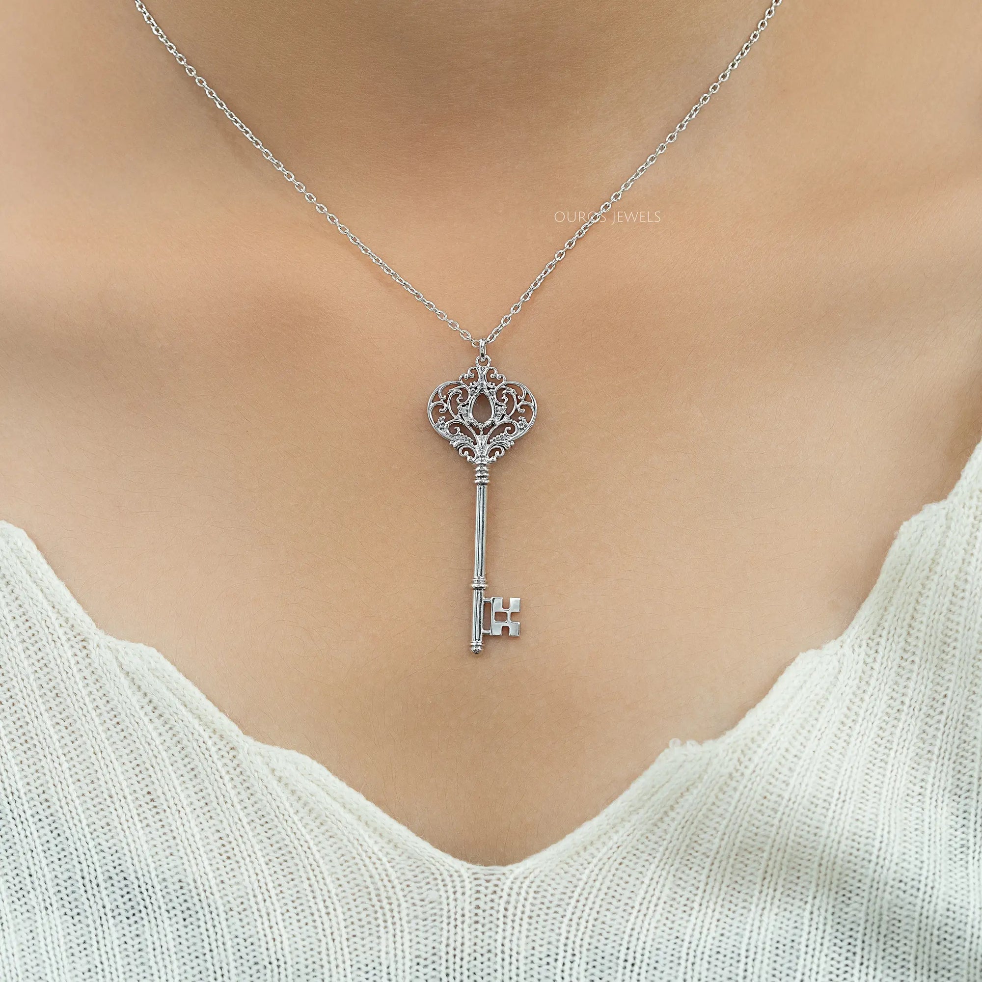 Key Shape Semi Mount Pendant