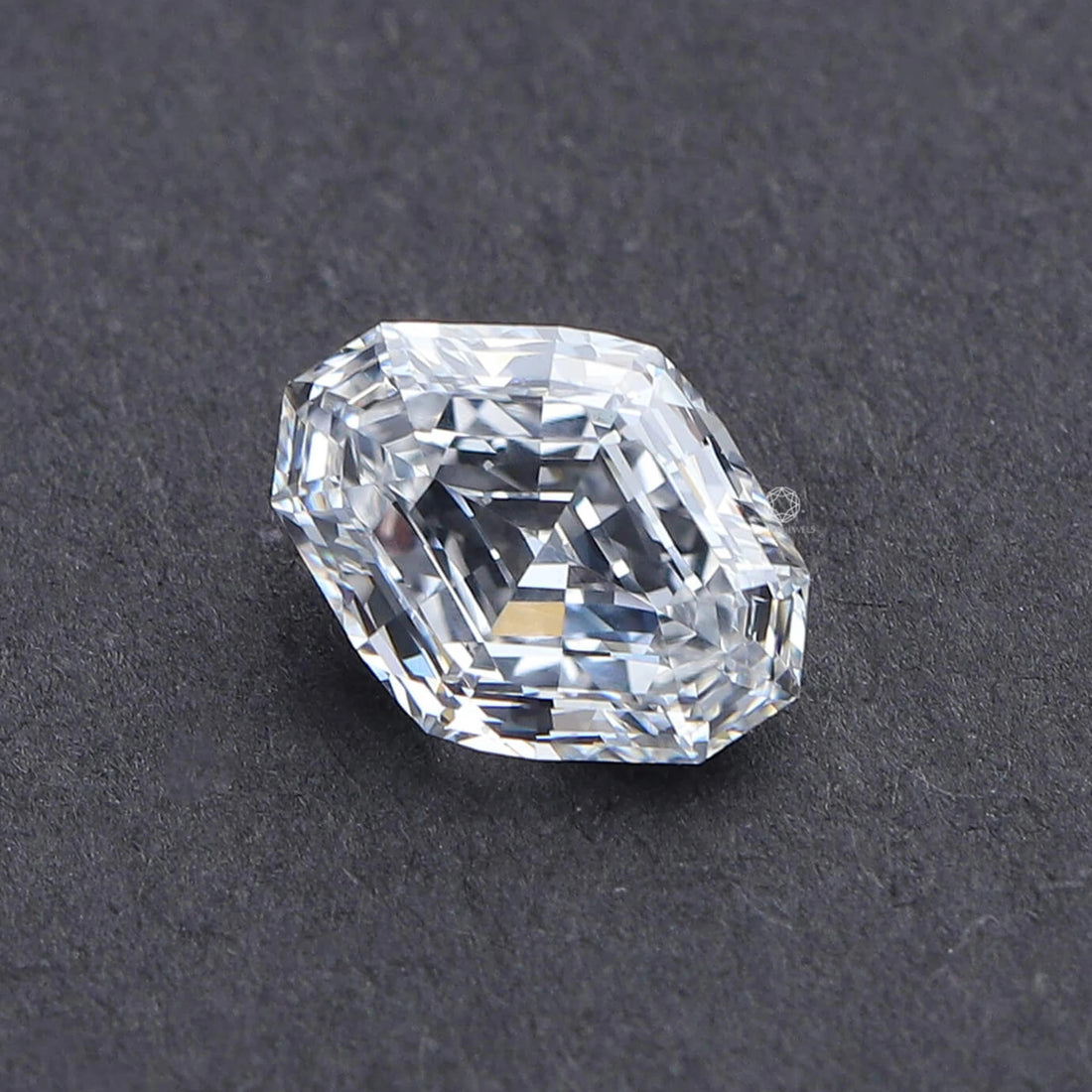 Modified Lozenge Step Cut Loose Diamond