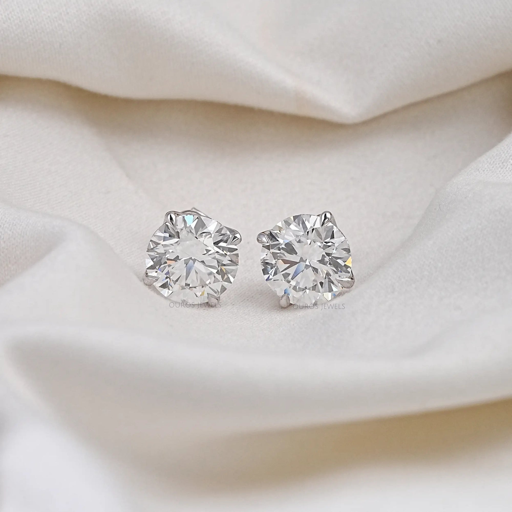 Round Cut Lab Diamond Stud Molly Sims - 96th Annual Academy Awards Earrings