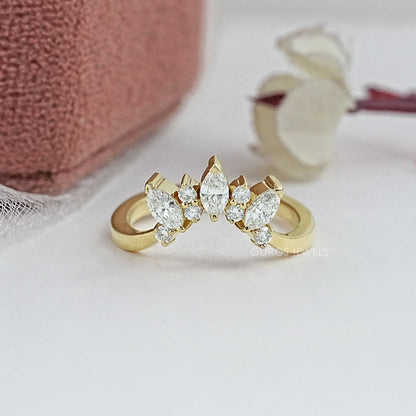 Marquise And Round Diamond Curved Dainty Ring Ring