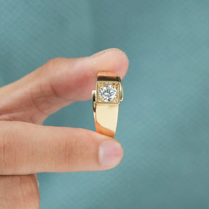 wedding ring in gold for men