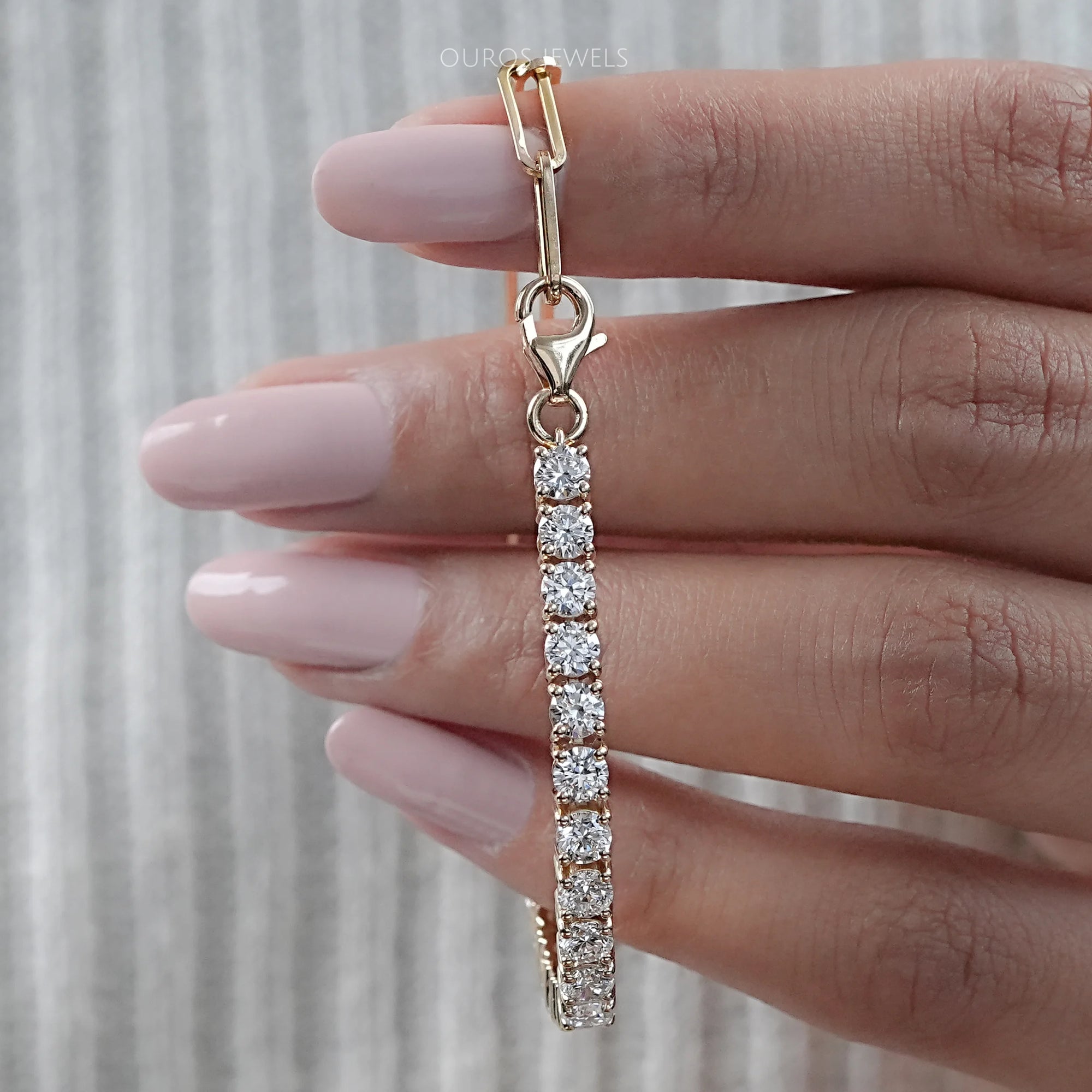 Lab Grown Round Shape Women Bracelet With Paper Clip Chain Bracelet