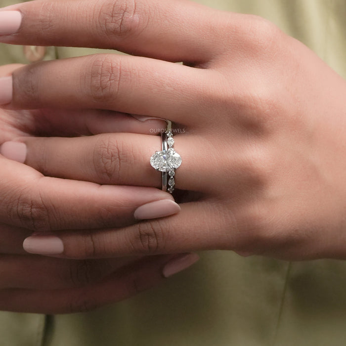 Oval Cut Diamond Ring With Wedding Band