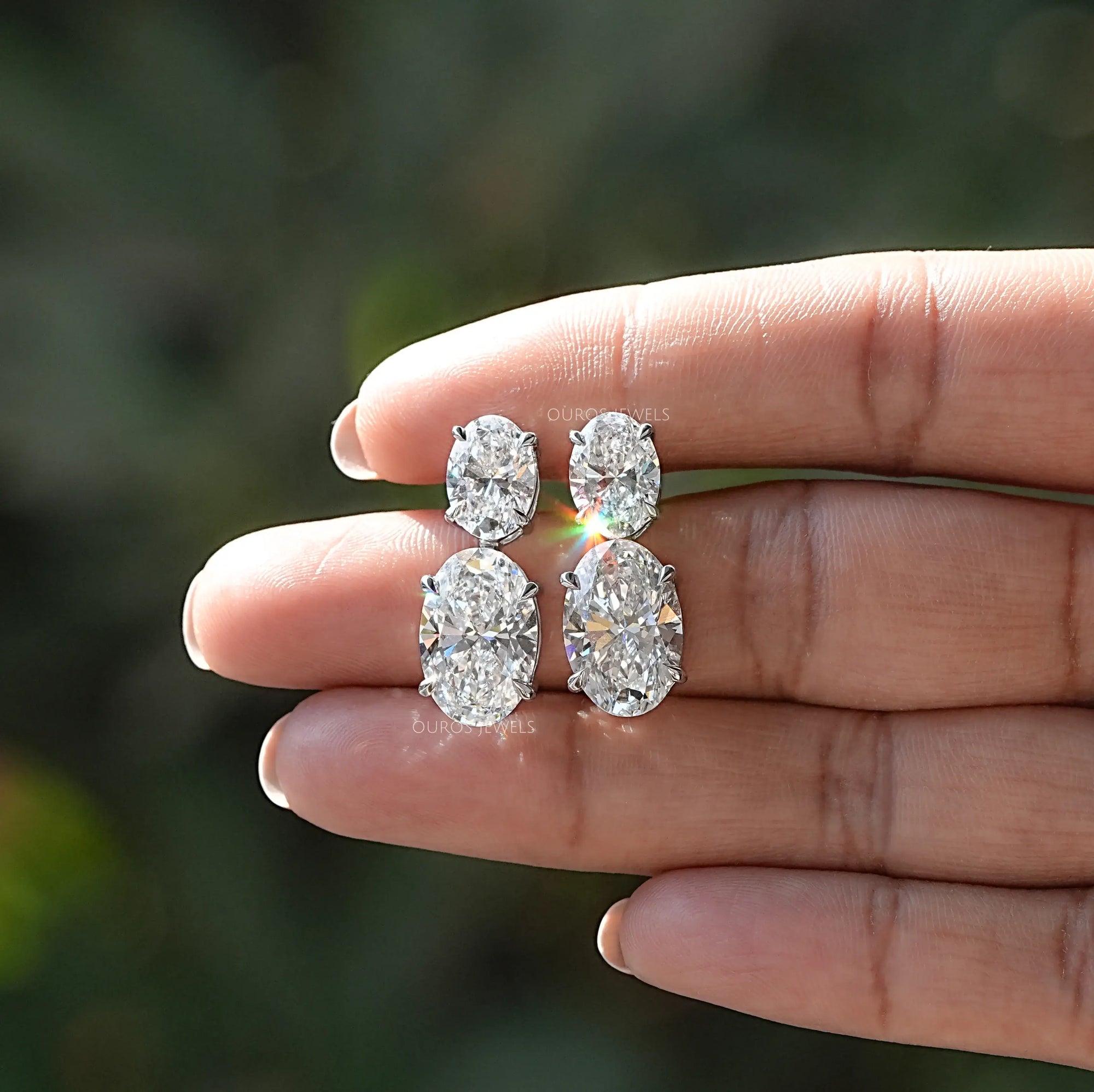 Margot Robbie Annual Oval Lab Diamond Earrings Earrings