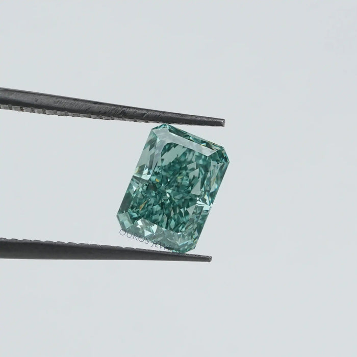 [Front View Of Brilliant Shine Of Green Radiant Cut Diamond]-[Ouros Jewels]