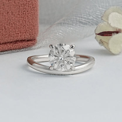 Round Cut Solitaire Wave Diamond Ring Ring