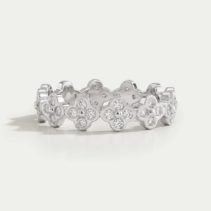 Round Diamond Clover Wedding Band