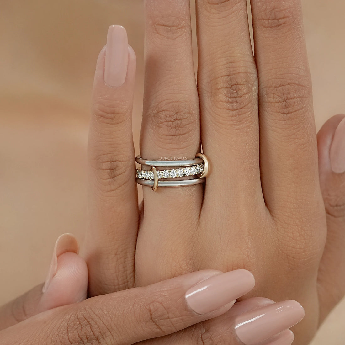 Interlink Round Lab Diamond Band Ring