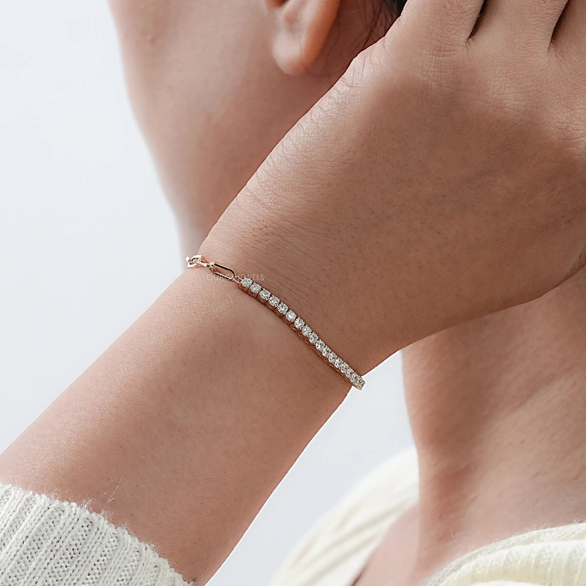 Round Cut Lab Grown Diamond Link Bar Bracelet Bracelet