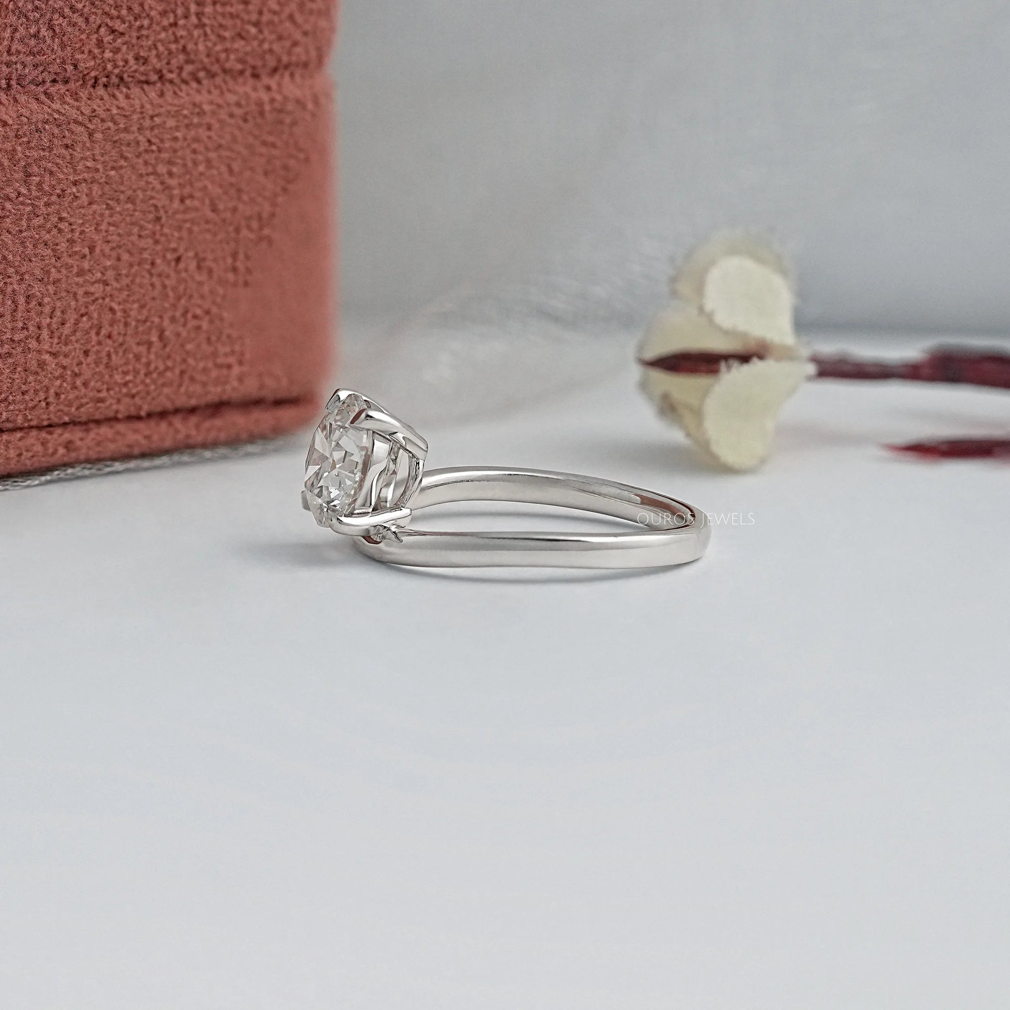 Round Cut Solitaire Wave Diamond Ring Ring