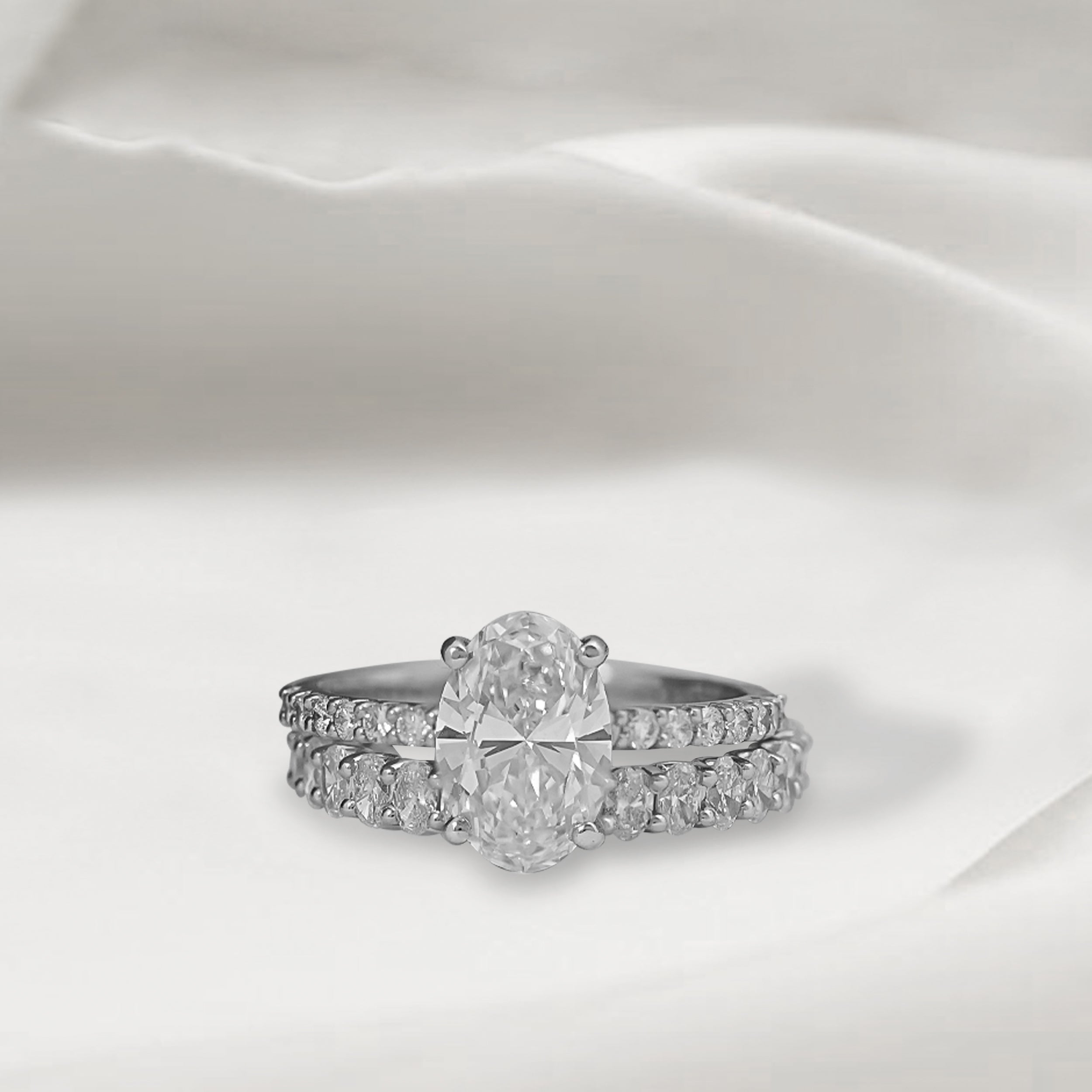 Oval Cut Diamond Bridal Set Ring