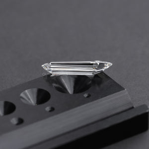 [Bottom Side Of Kite Cut Long Diamond]-[Ouros Jewels]