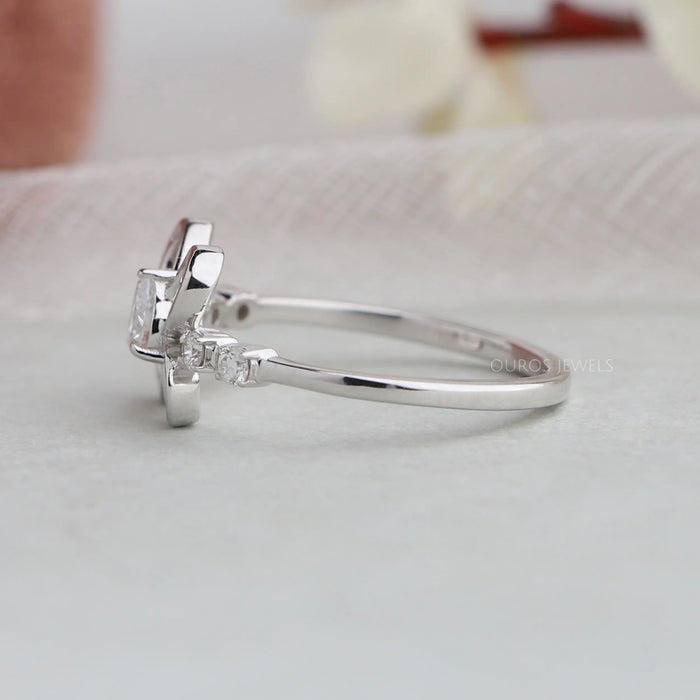 Pear cut diamond engagement ring made butterfly shape in VVS clarity and 14k solid white gold