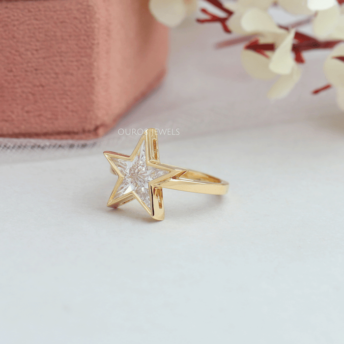 Star Shaped Eco-Friendly Diamond Engagement Ring With VS Clarity Diamond