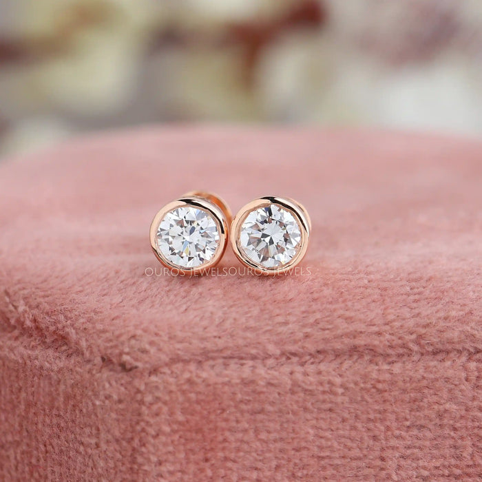 round lab diamond stud earrings