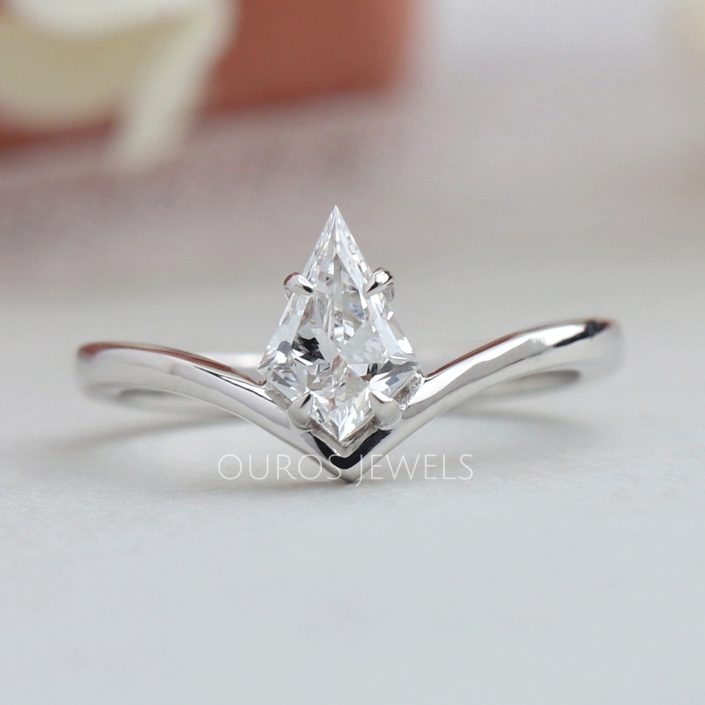 KiteCutCurvedSolitaireEngagementRing