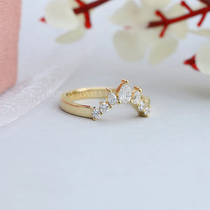 Pear And  Round Diamond Curved  Band